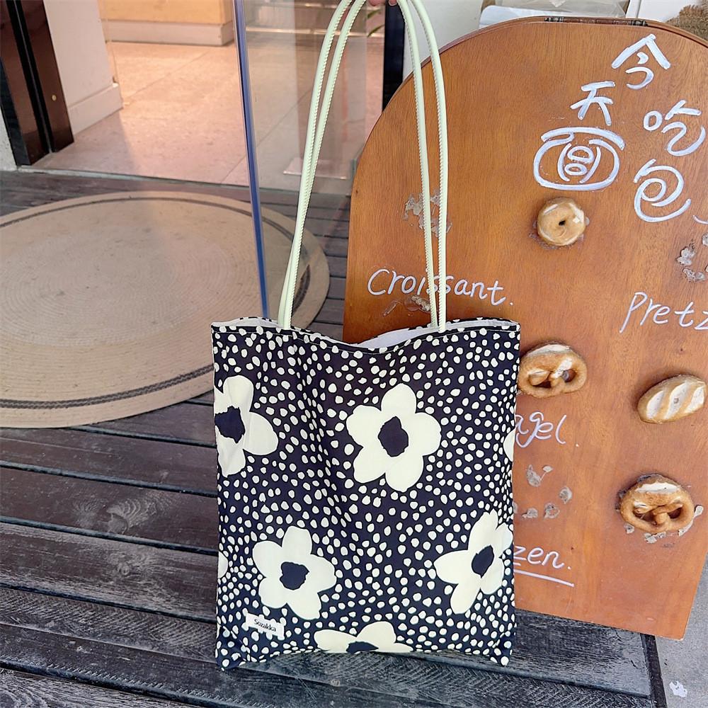 Trendy Floral Canvas Tote Bag For Students And Vacation Large Capacity Handbag