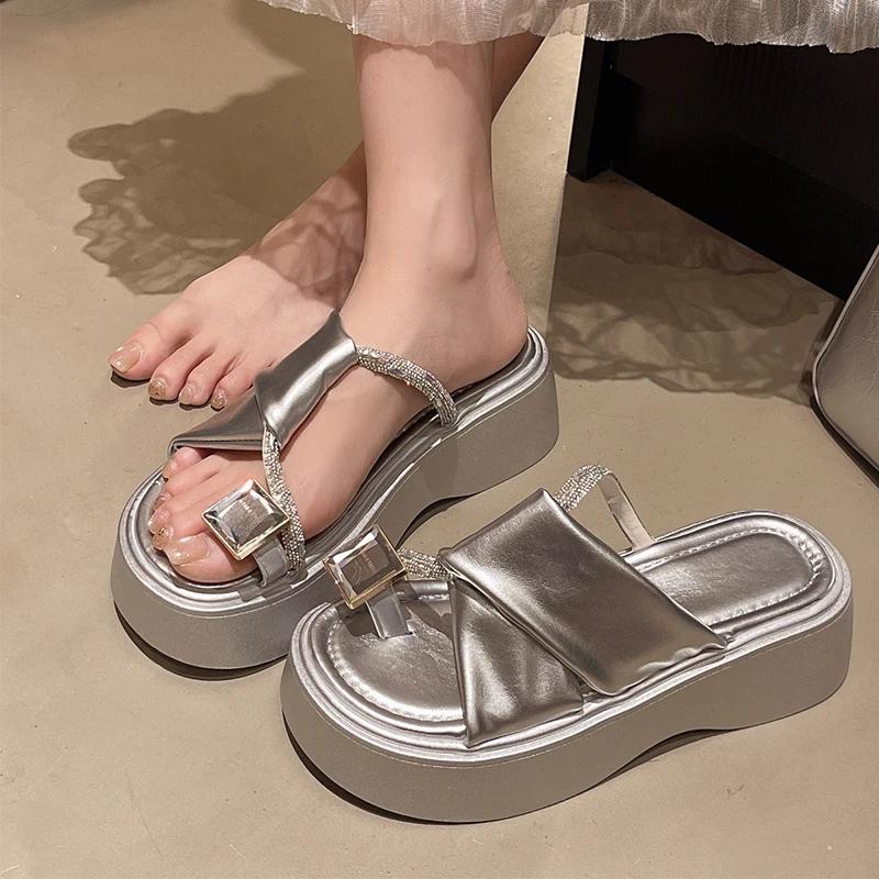 

Модные женские шлепанцы на платформе, модная обувь на плоской подошве, дизайнерские новые сандалии, женские, 2025, лето, повседневные слайды, для ходьбы, платье, сандалии женские 40 серебряный