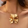 Women's Choker Necklace with Three-Dimensional Exaggerated Flowers, Simple Design, Suitable for Daily Wear and Parties
