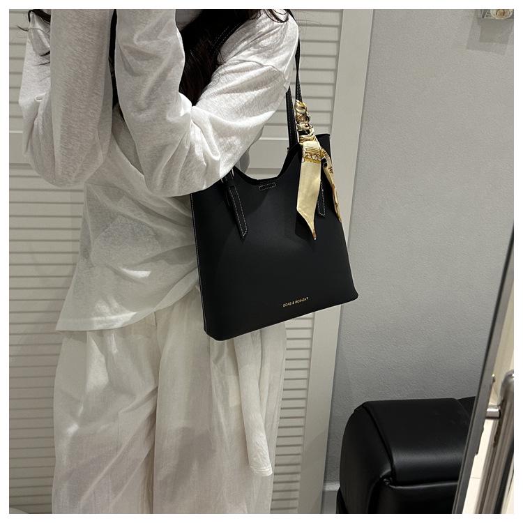 2025 Große Damen-Umhängetasche - Vielseitige, einfache Pendler-Tragetasche mit Schal