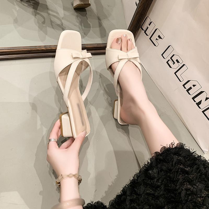 Temperament Light heel square head square root outer wear summer sweet skirt thick heel cool slippers new elegant sandals