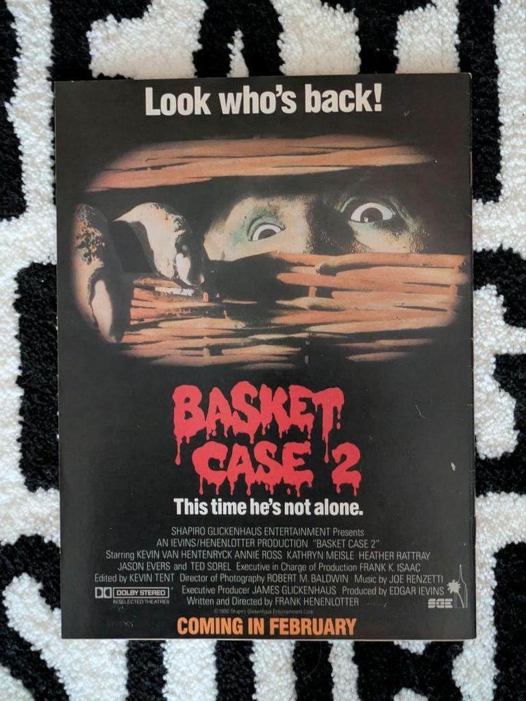 [USED] 1990 US edition of Fangoria "Dripping Dead 2" autographed FANGORIA