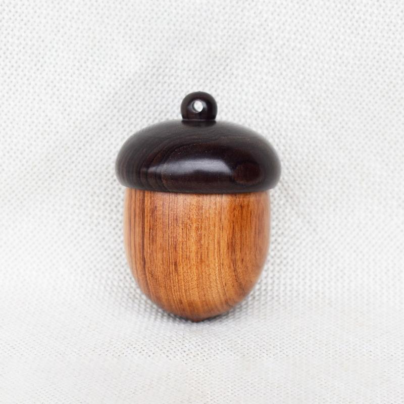 

1/2PCS Mini Sandalwood Pill Boxes Portable Granule Storage Box Rescue Tablets Case Small Items Container DIY Acorn Pendants