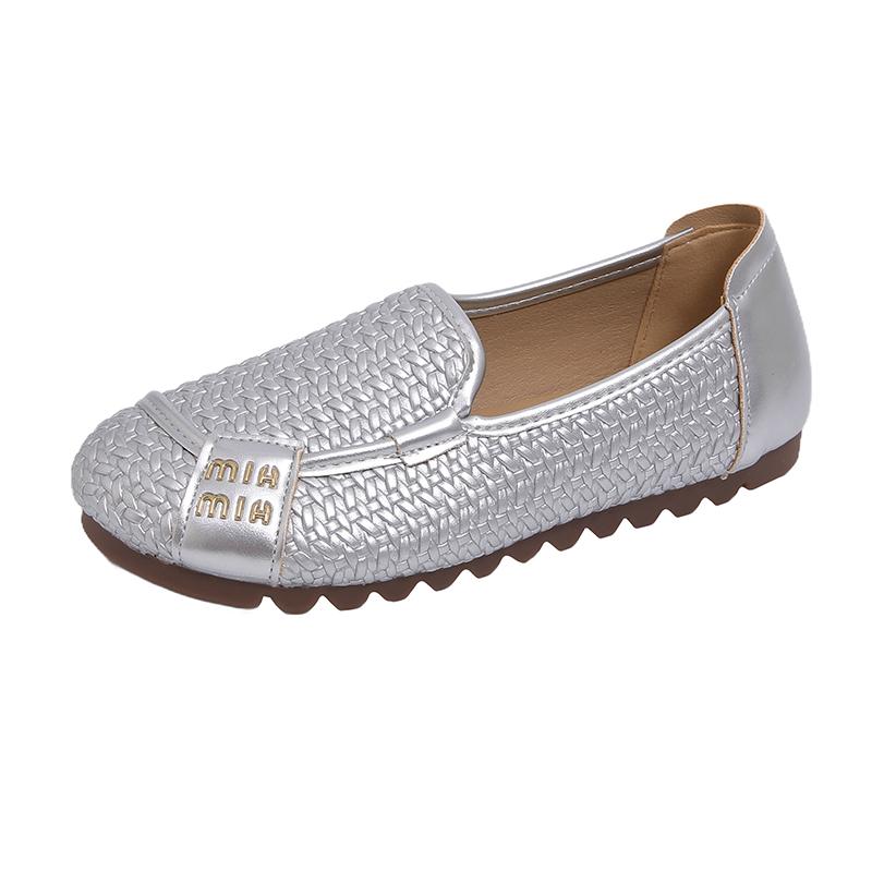 

2025 Women s Flat Bottom Breathable Shoes Comfortable Summer New Style Soft Bottom Hollow out Fishing Net Single Shoes 40 серебряный