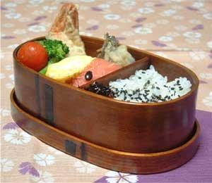 

Kiso-nuri lacquered oval bento (large)
