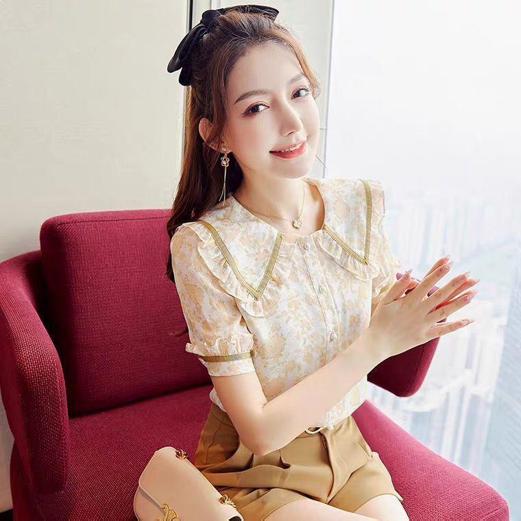 

Sweet Floral Chiffon Short Sleeve Blouse & Casual Shorts Set with Doll Collar S (80-92 Jin)
