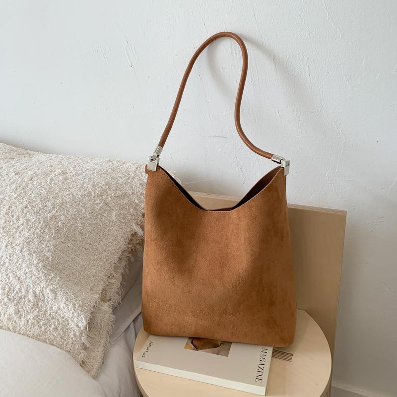 Вместительная ретро замшевая простая сумка подмышку простая повседневная замшевая сумка через плечо высокой ценности