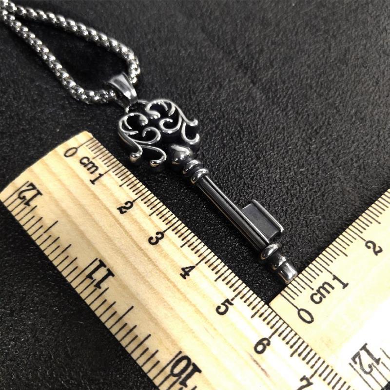 A Titanium Steel Key Pendant, Punk Necklace, Retro Trendy Men'S And Women'S Stainless Steel Cast Totem Pendant