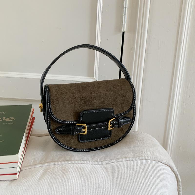 This Year's Popular Bags Are Women's 2025 New Messenger Bags, Popular Saddle Bags, High-end Retro Shoulder Handbags.