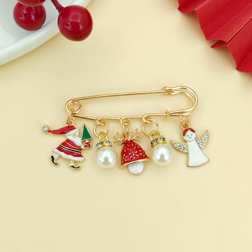 Trendy Christmas Tree Brooch: Anti-Wardrobe Malfunction Pin for Clothes, Bags, and Ornaments