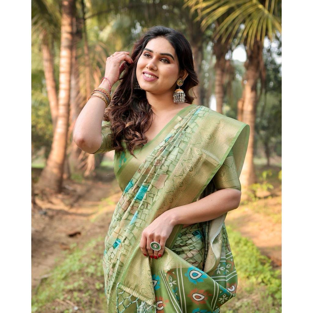 Pure Silk Digital Printed Saree, Exuding Regal Charm With Its Rich Pallu And Intricate