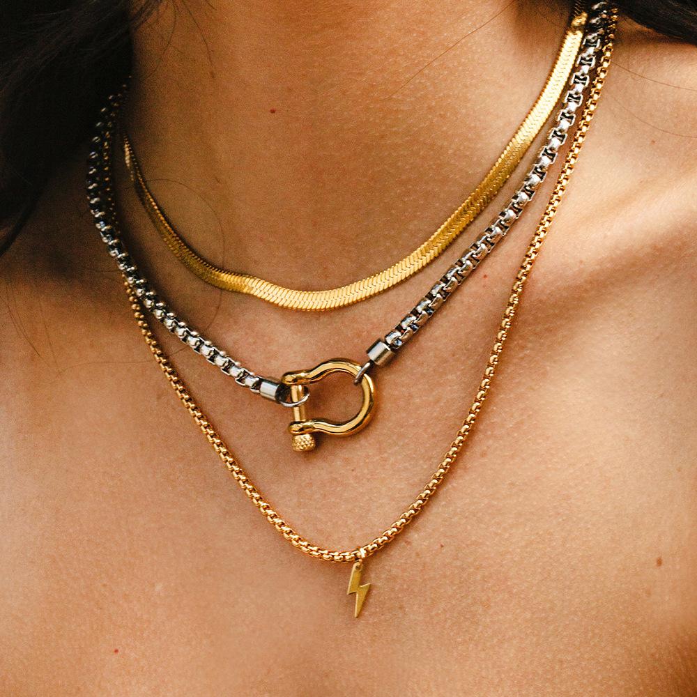 European and American ins light luxury style personalized mountaineering buckle necklace, box chain necklace for women and men