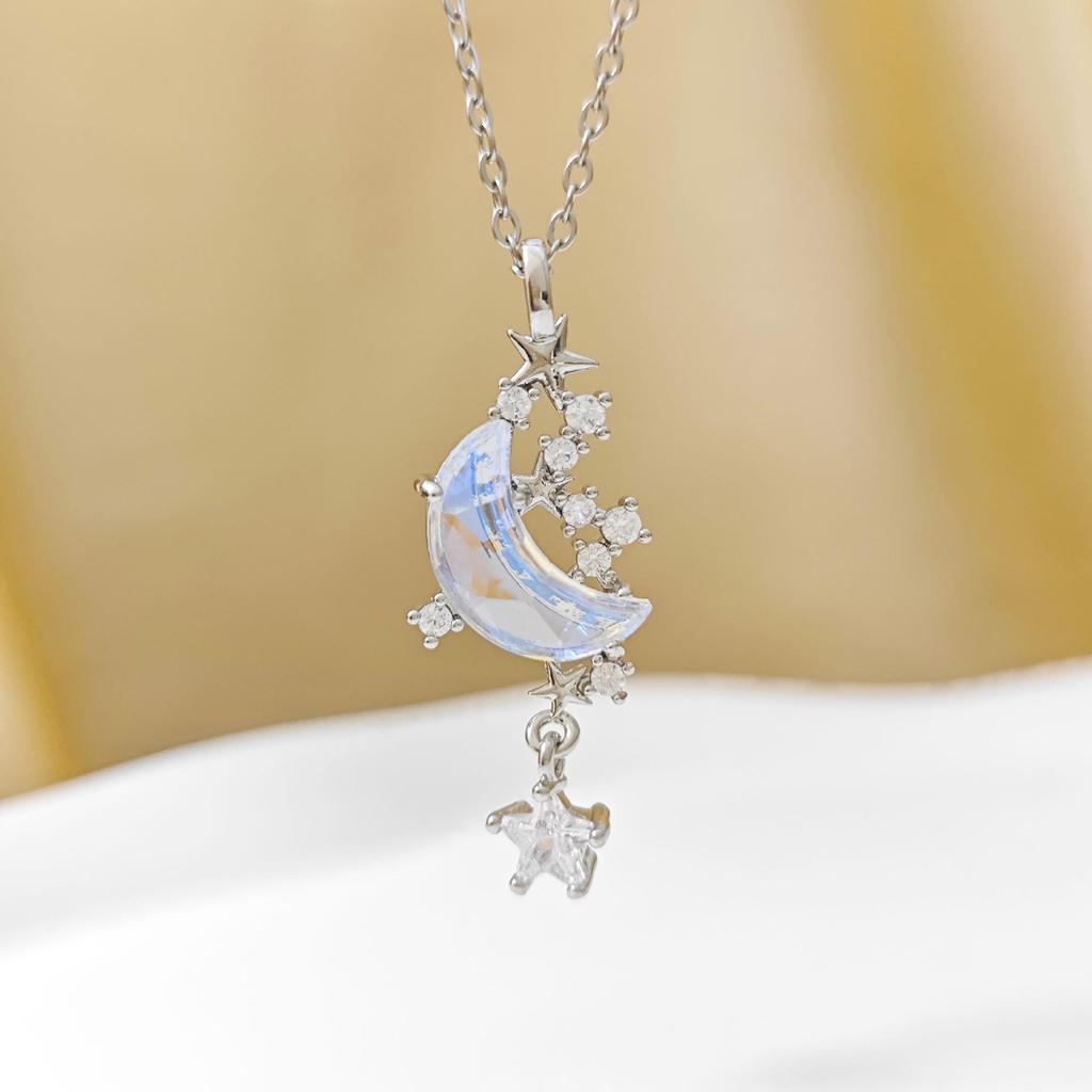 Light Luxury Moon & Meteor Necklace - Micro-inlaid Copper & Titanium Steel Pendant for Women, Versatile Fashion Clavicle Chain Jewelry.