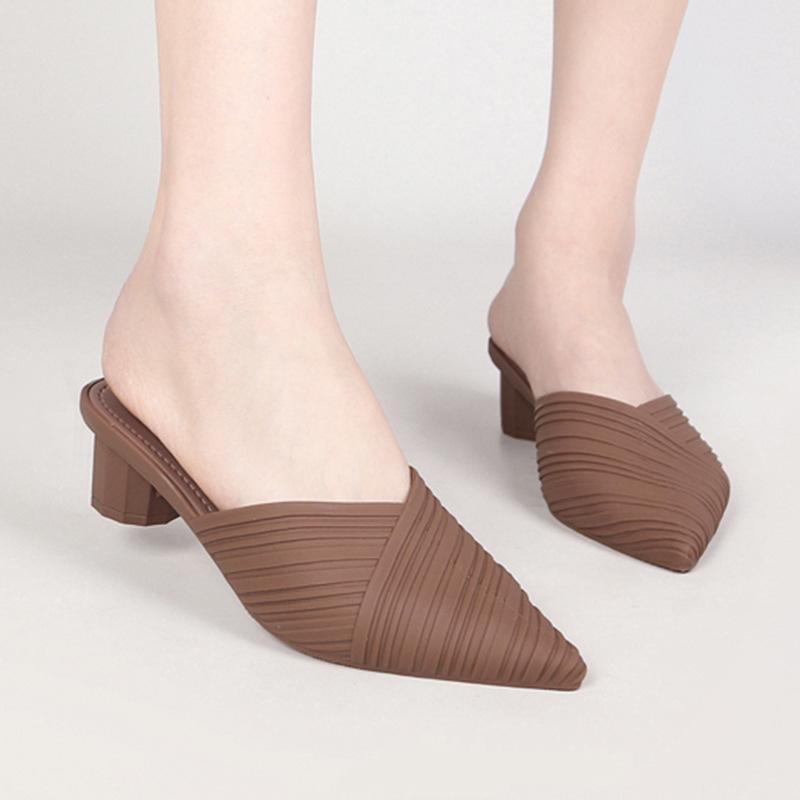 Women's Summer Pointed Toe Height-Enhancing Sandals: Fashionable, Casual, Non-Slip Half-Slippers with Thick Soles
