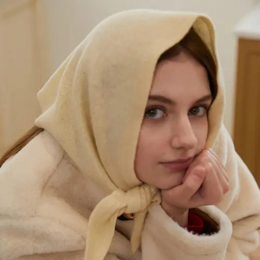 Wool Temperament, Anti-aging Triangle Scarf, Knitted Small Shawl for Women in Autumn and Winter, Versatile Korean Version, Knotted and Shoulder Worn