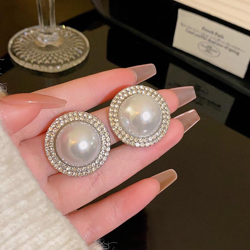 S925 Silver Needle Luxury Pearl & Cat's Eye Stone Earrings for Women – Elegant, All-Match Design.