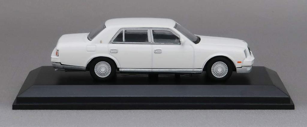 Kyosho Original Toyota Century White Finished Product Limited Edition 1/64