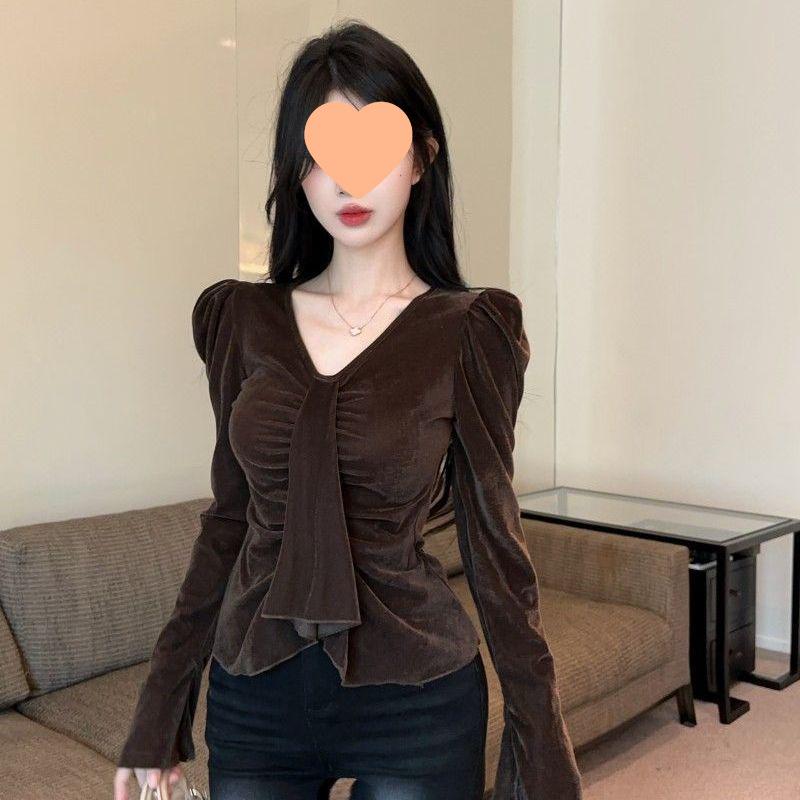 Elegant Retro Velvet V-Neck Long-Sleeve Top with Irregular Hem for Women - Autumn/Winter Collection Large кофейный