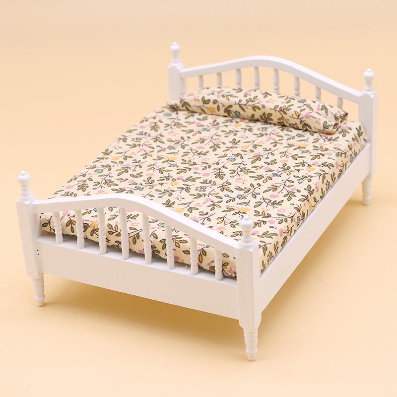 1:12 Dollhouse Miniature Double Bed for Bedroom Scene
