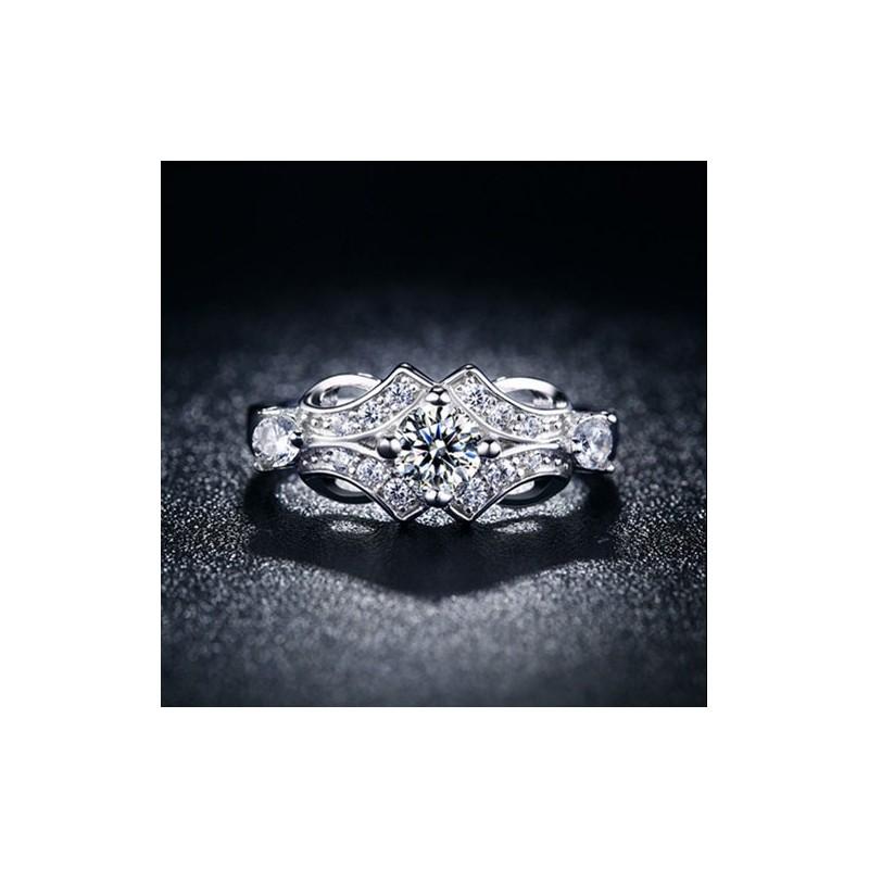 Elegant Women Round Cut Luxurious Crystal Ring For Wedding And Engagement