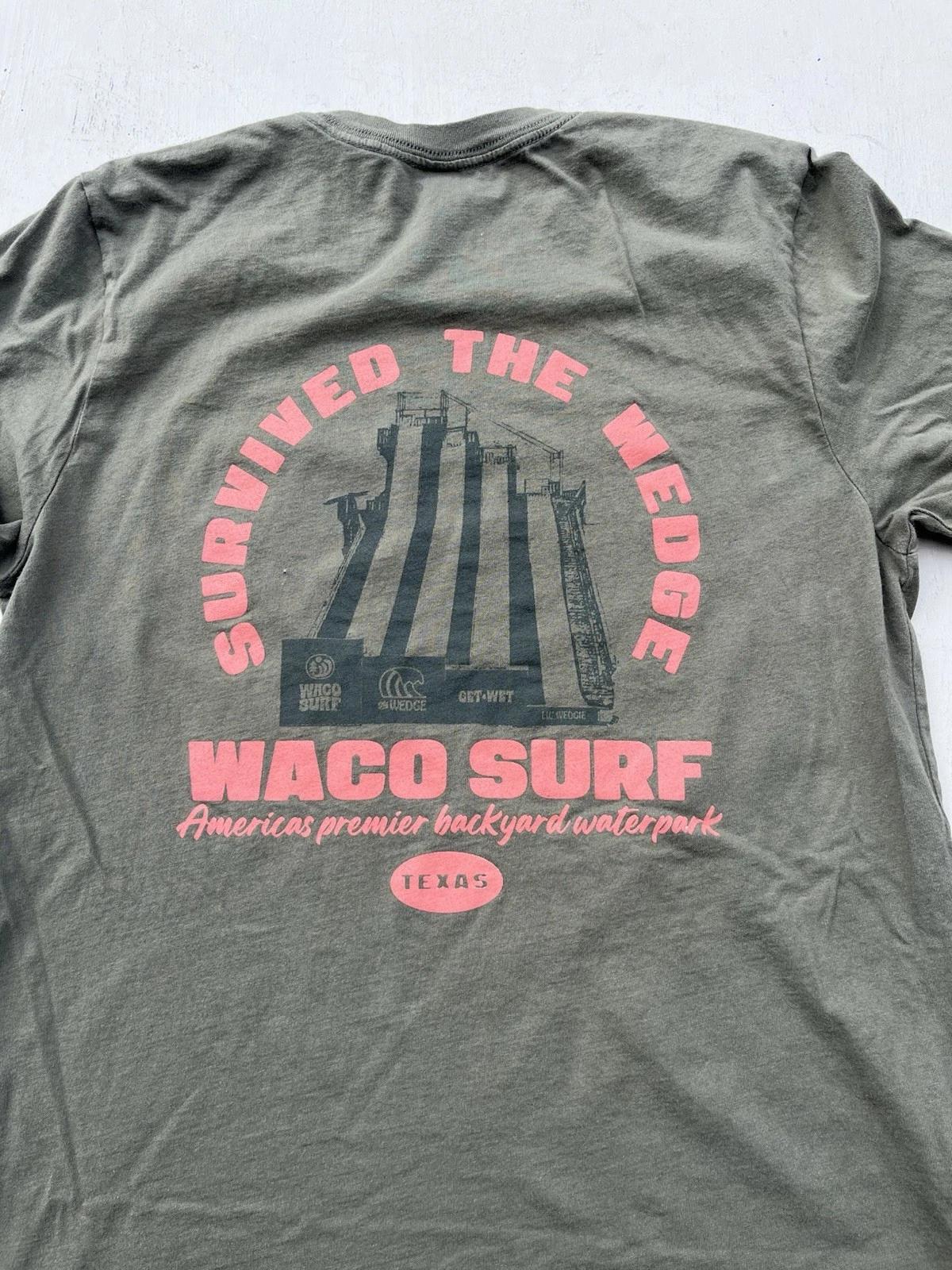 Women s Waco Surf T-Shirt Green Spell-Out M Beach Surf Texas Waterpark Summer M