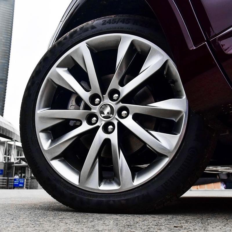 NYDM6 4Pcs 56MM Car Wheel Hub Center Cover Stickers For Skoda Octavia Superb Rapid Kodiaq Karoq Fabia Kamiq Enyaq Yeti Accessories