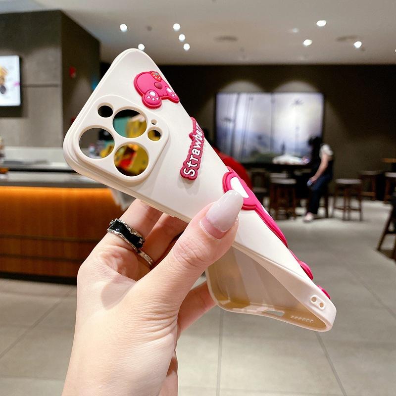 Shy strawberry bear applies to Apple 17 mobile phone case cute iPhone16 creative 15promax three-dimensional cartoon 14