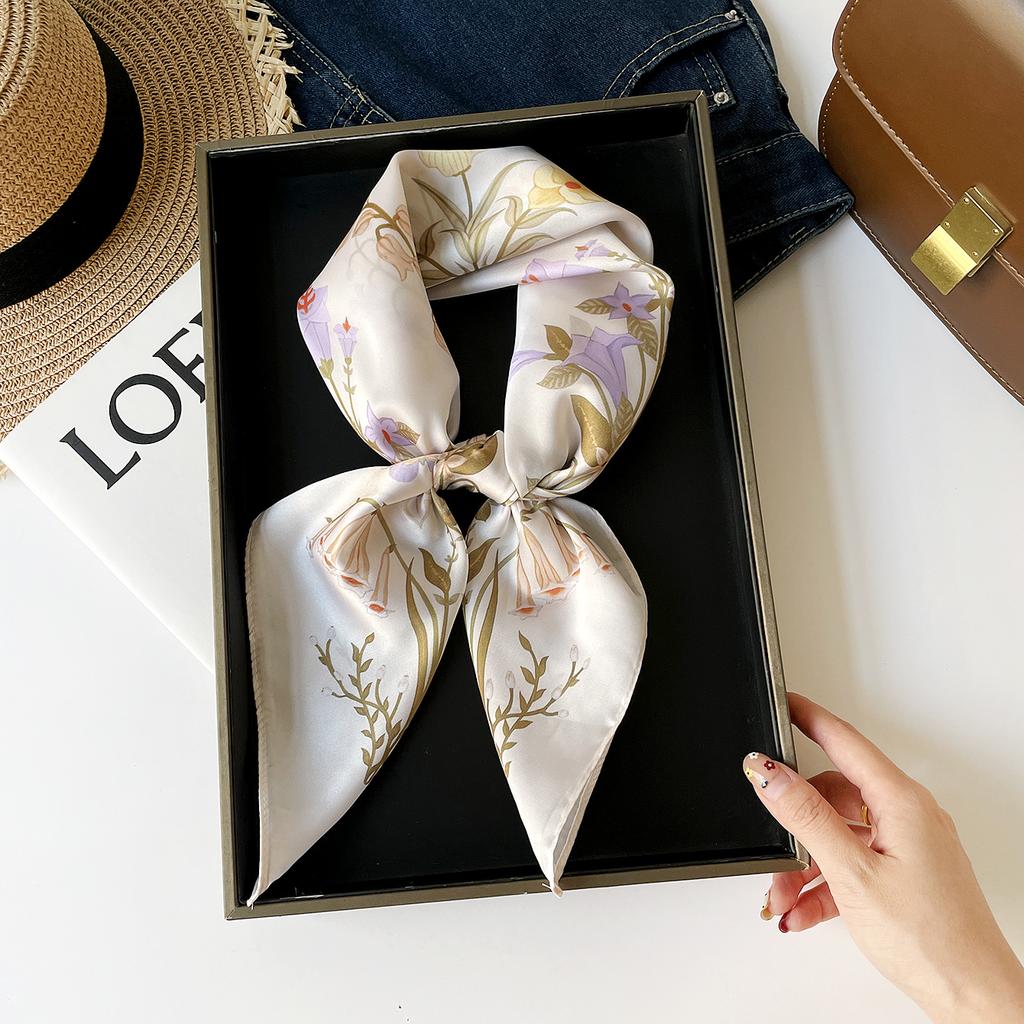Fresh And Sweet Flower Silk Scarf Square Scarf Women'S Literary And Decorative Headscarf Square Scarf High-End Silk Scarf Thin
