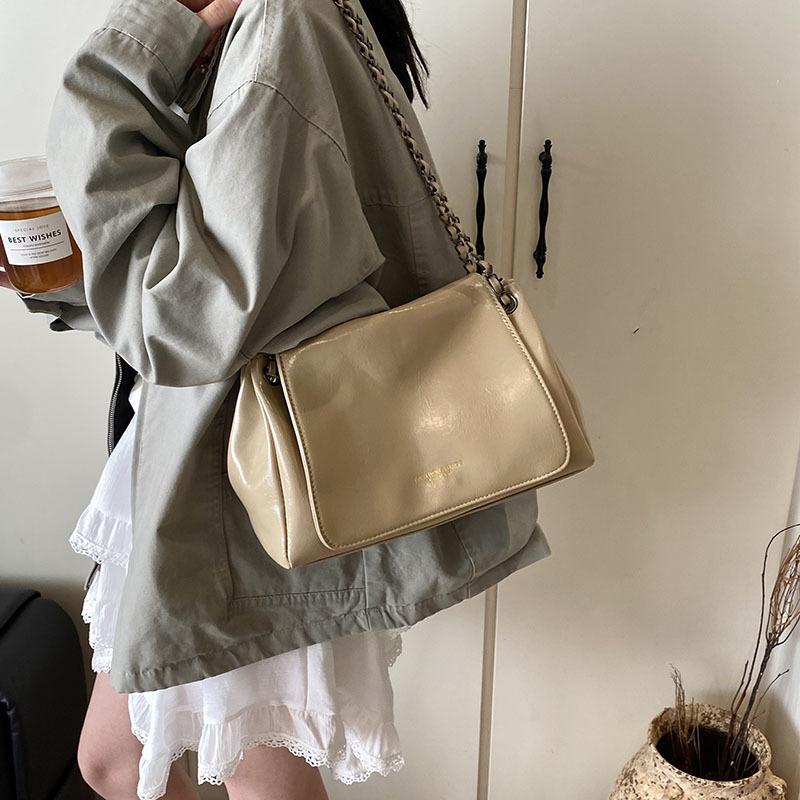 Premium chain versatile tote bag women's 2025 new trendy light luxury large capacity casual commuting shoulder armpit bag