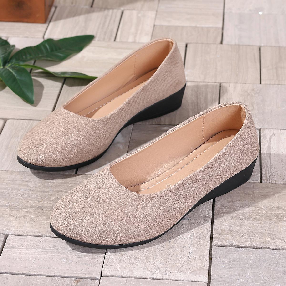 

Large size single shoes 2025 new Korean version soft-soled shallow mouth pointed suede flat-soled Doudou shoes working flat-soled mother shoes 43 сірий колір