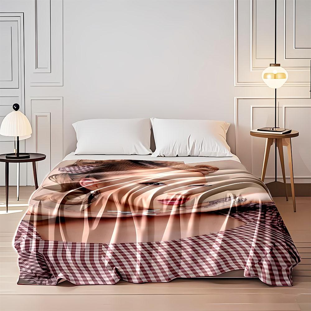 Chic Checkered Style Blanket for All Seasons Blanket Lunch Break Throw Gift