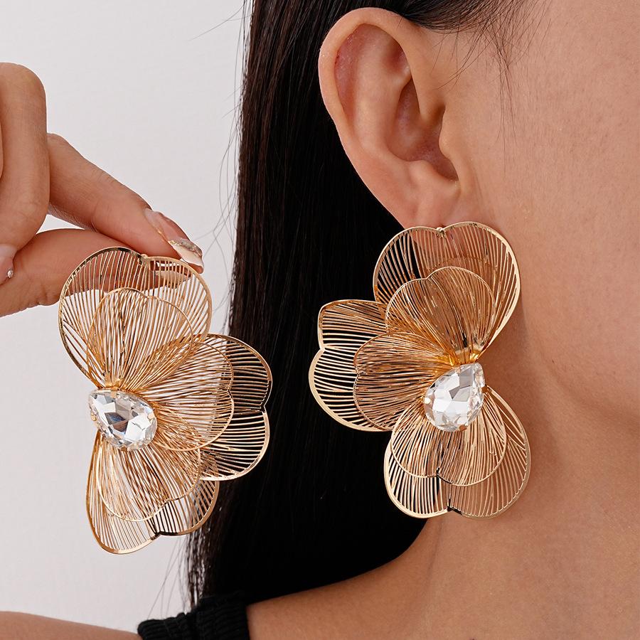 Diamond Flower Petals Steel Needle Earrings Vacation Wind Earrings