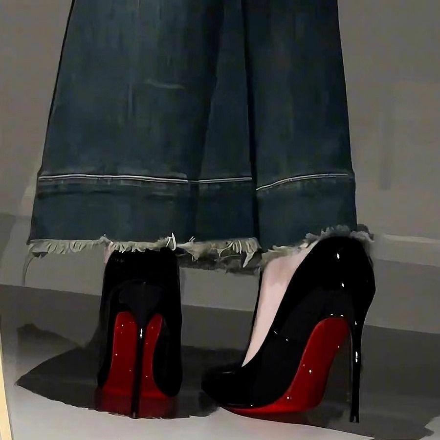 Zapatos de tacón alto de aguja con pedrería de suela roja para hermana real, zapatos de salón sexy negros de charol puntiagudos nuevos de otoño 2024 para hombres y mujeres