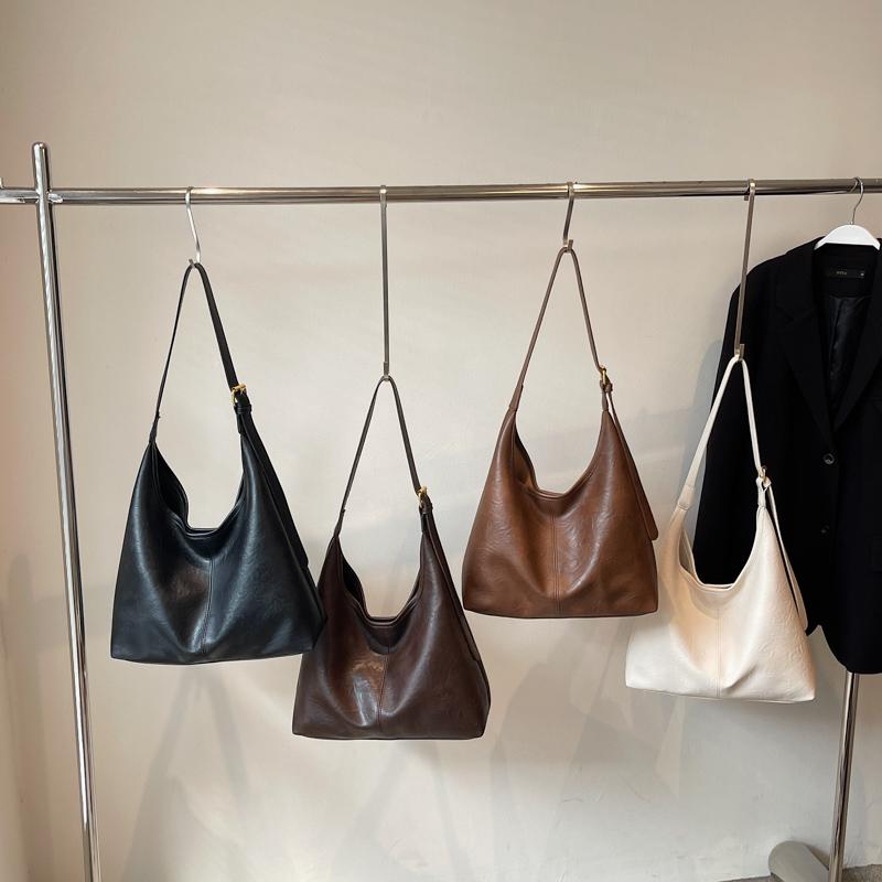 Vintage Commuter Large Capacity Bag Women's Soft Leather Shoulder Bag Underarm Tote Bag