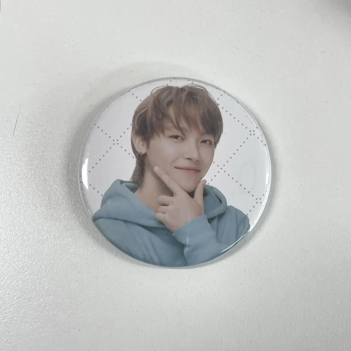 

&team Café Nicholas Pinburton Pin Badge