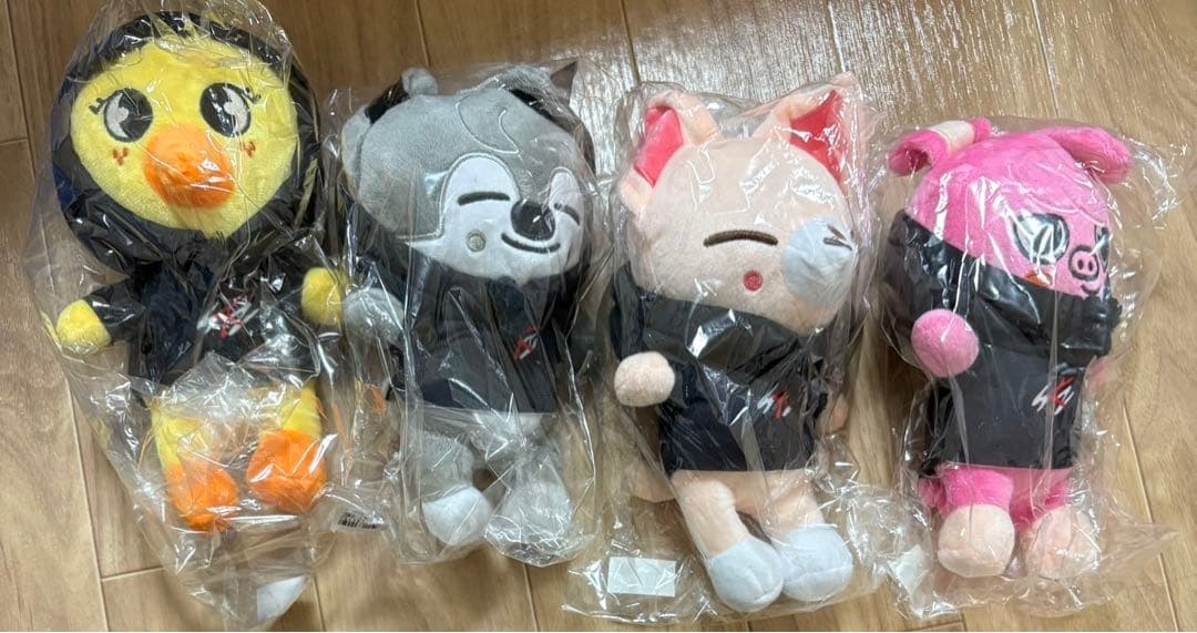 

[Б/У] мягкие игрушки SKZOO straykids