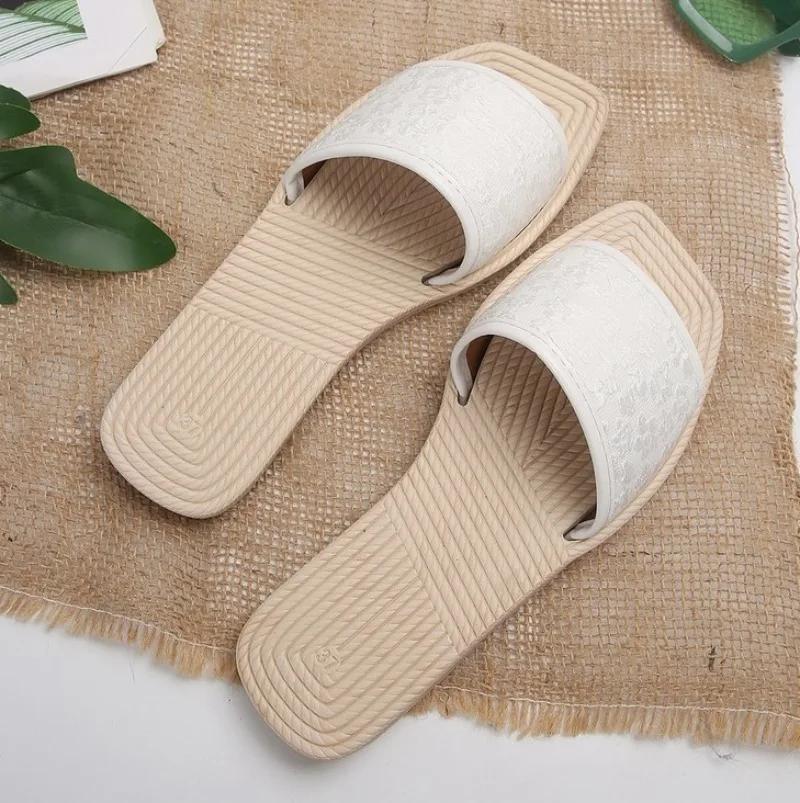 2024 Dammodetrend halkfria slitstarka bekväma mjukbottnade platta sandaler flip-flops zapatos de mujer damskor sandaler