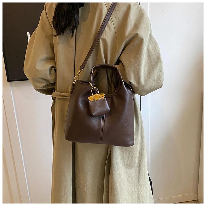 Soft PU Passenger Bag  Large Capacity  Simple  Casual  Retro  Fashionable  Single Shoulder  Crossbody