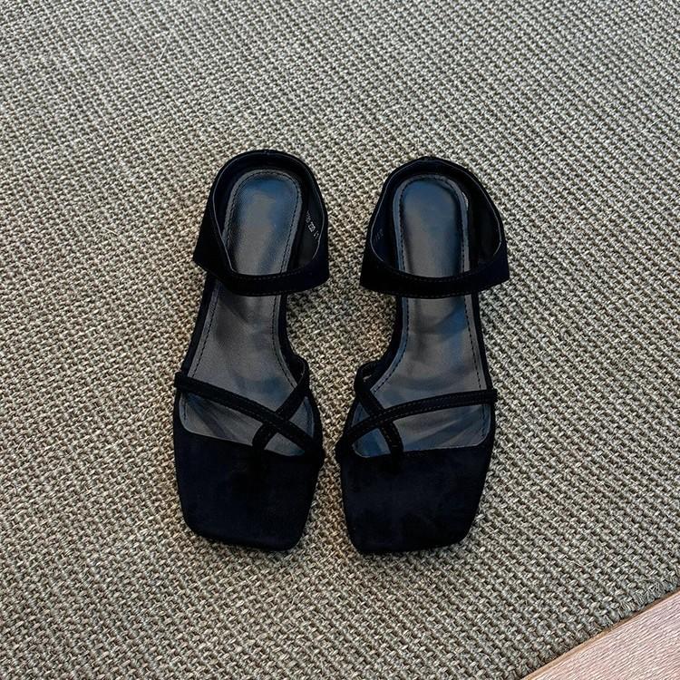 Soft Leather Simple Casual Cover Toe with Sandals Women's 2025 Summer Retro Square Head Wedge Heel Outside Wearing Cool Slippers