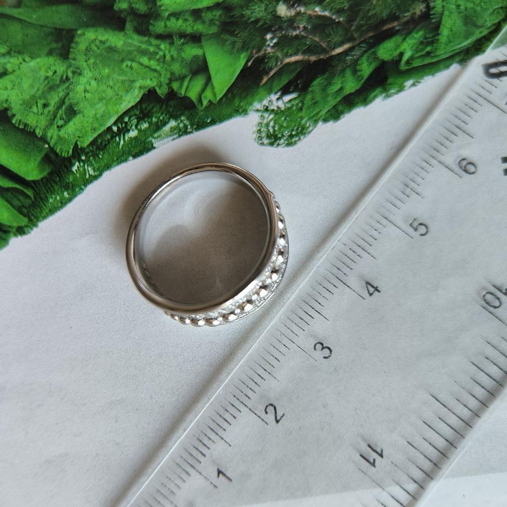 Серебряное кольцо с фианитами, вес изделия 4,67 гр (2186045)