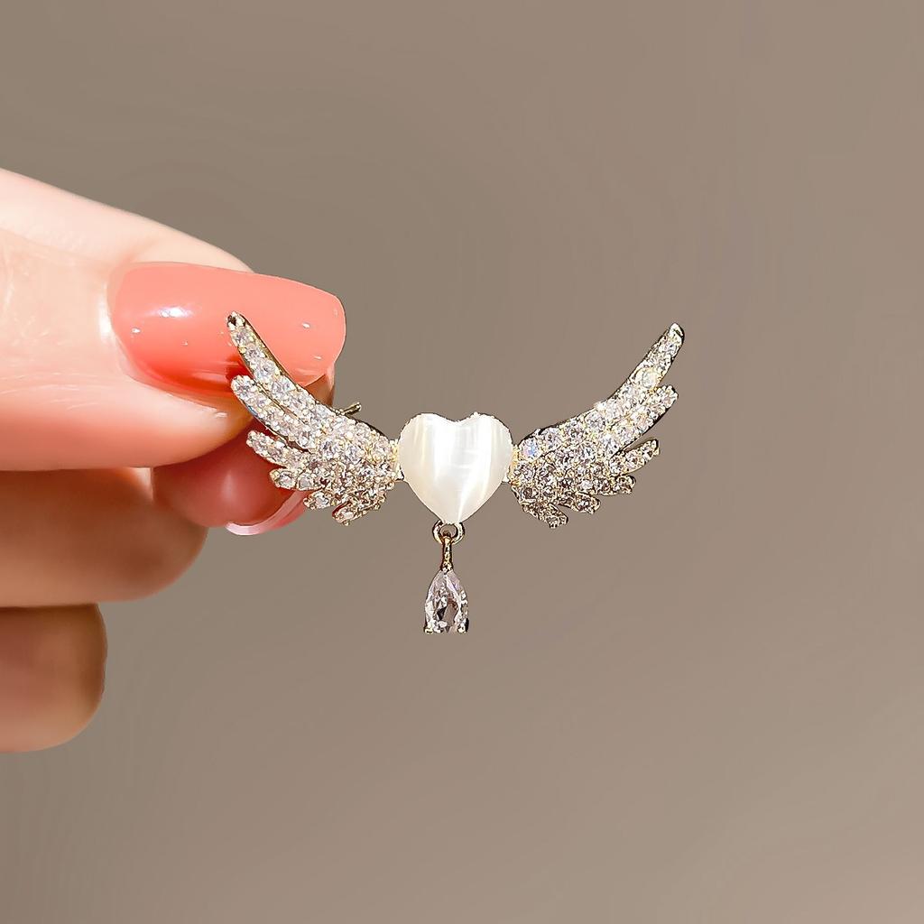 Angel Wings Love Water Drop Brooch Female Cute Autumn Brooch Full of Diamonds High-end Simple Neckline Pin Accessories