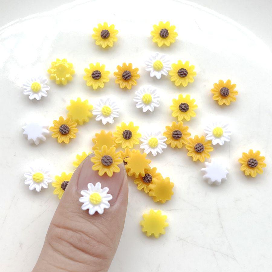 50 Pcs 10mm Chrysanthemum Scissors Craft Scrapbook Decorations for Jewelry Making, Nail Art DIY, and Alluring Flower Accents