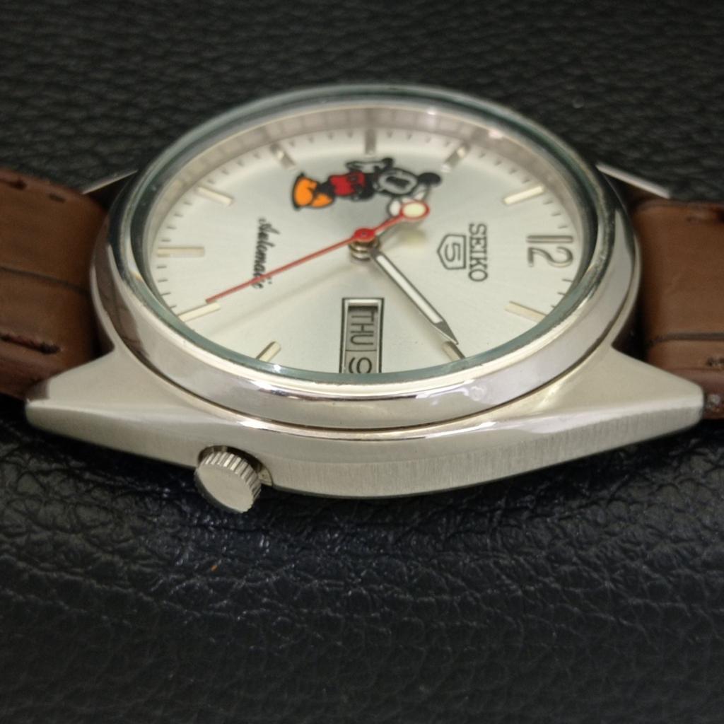 Seiko 5 AUTOMATIC VINTAGE JAPAN 7019A MENS SILVER COLOR DIAL WATCH A700595-5 R203-a700595
