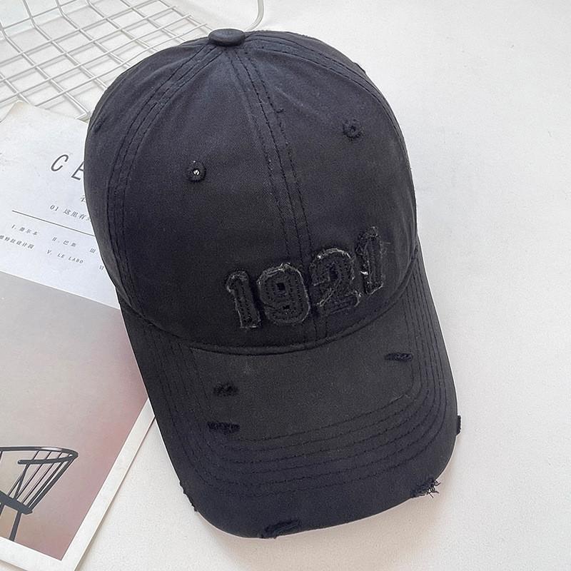 Summer Baseball Fashion Cap With Digital Embroidery Design For Daily Wear