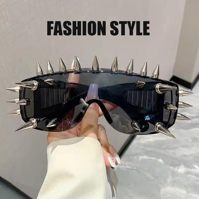 Neuartige Sonnenbrille mit Punk-Nieten-Dekoration, Cyberpunk-Rock, großes Schild, modisch, seltsame Club-Sonnenbrille, lustige Party-Brille