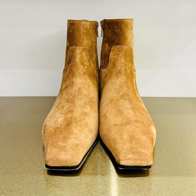 Koreanische Version von Maillard Wildleder mit seitlichem Reißverschluss, quadratische Zehenpartie, dünne Stiefel, kurze Stiefel, Damen Herbst und Winter Samt niedriger Absatz Martin Stiefel Damenstiefel