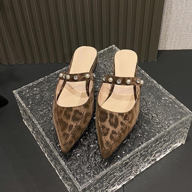 Retro Baotou Semi-dragging Female Spring New Pointed Toe Shallow Mouth Rhinestone Pearl One-foot Slip-on Low Heel Cool Drag