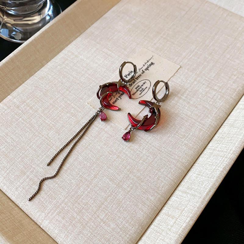 Náhrdelník s květinou z vsazených diamantů a retro náramek s náušnicemi - Evropský a americký styl Klíční kostní řetízek Špičkové šperky