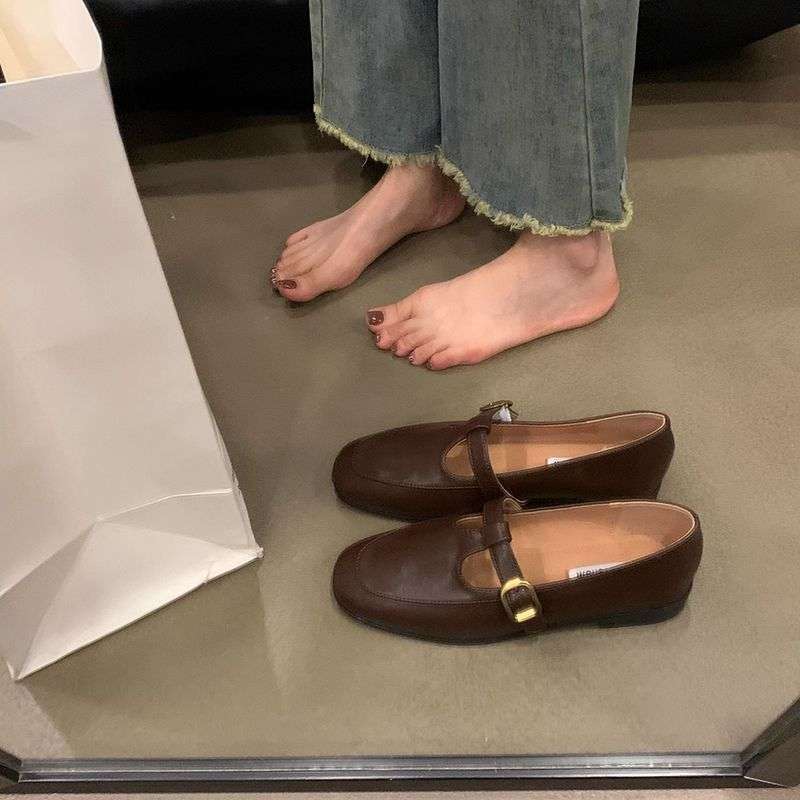 2025 autumn new versatile Korean version of small leather shoes versatile single shoes trendy retro flat bottom square head black loafers women