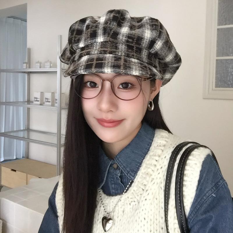 Retro plaid star horn beret women's versatile face small bud painter hat big head circumference hat
